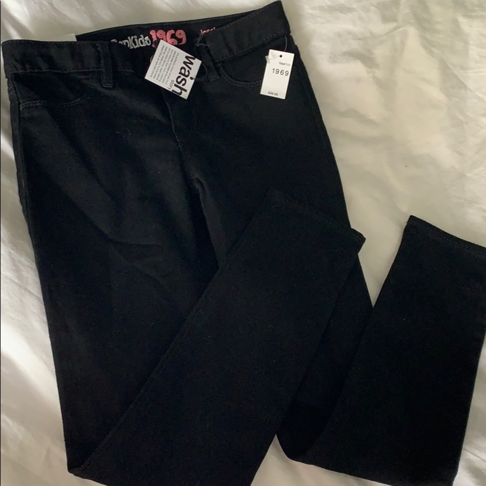 black jeggings/skinny jeans